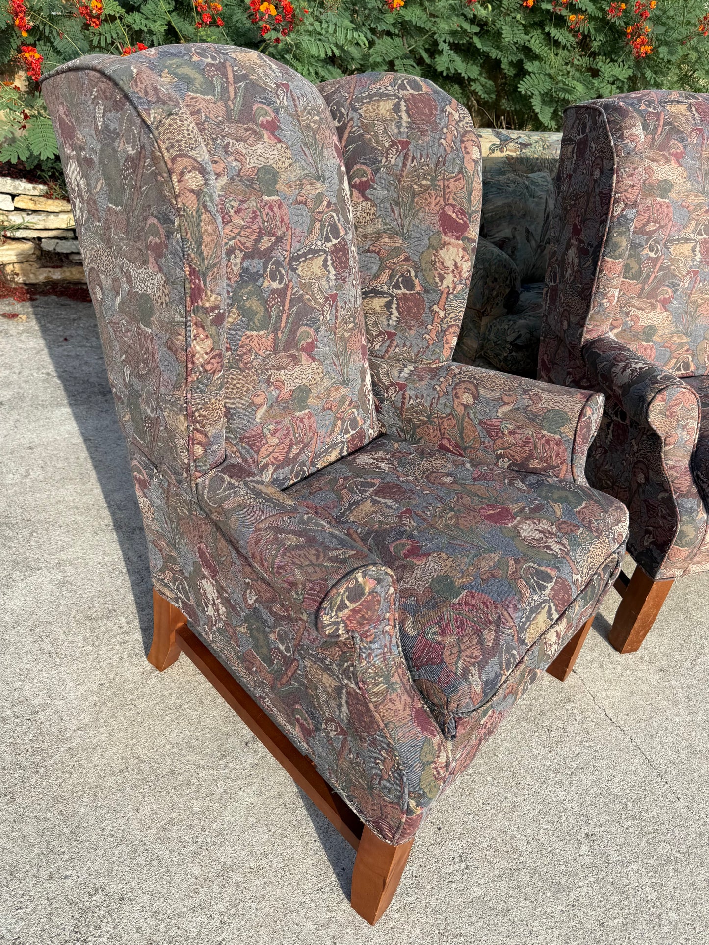MUST PICKUP AT DELTA EXPO - High Back Chair