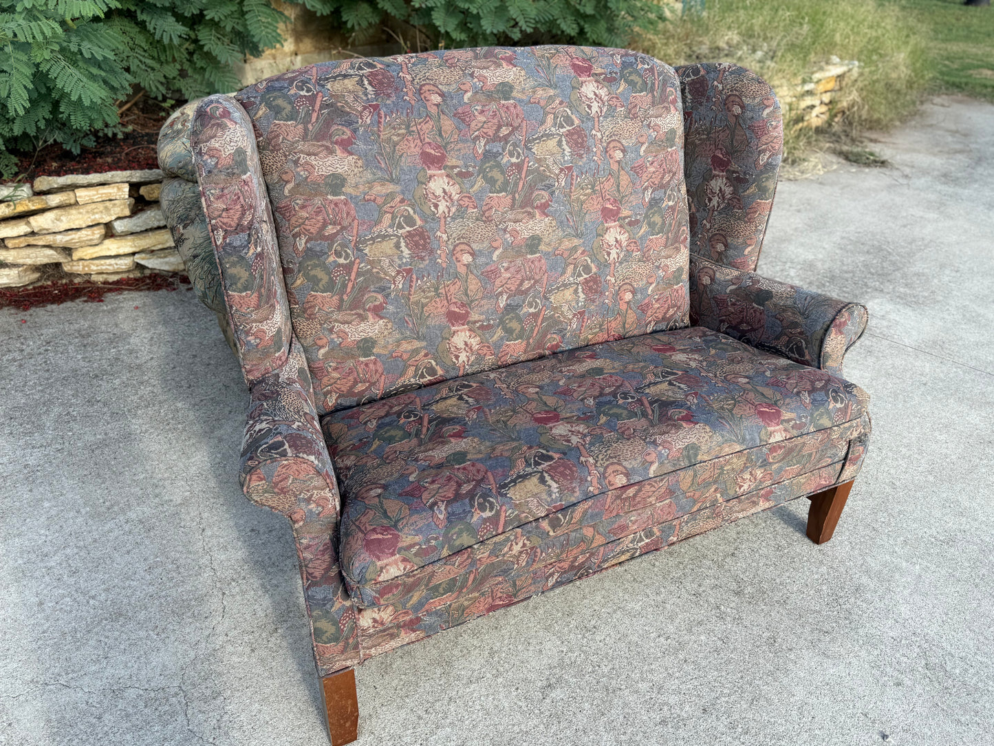 MUST PICKUP AT DELTA EXPO - Loveseat