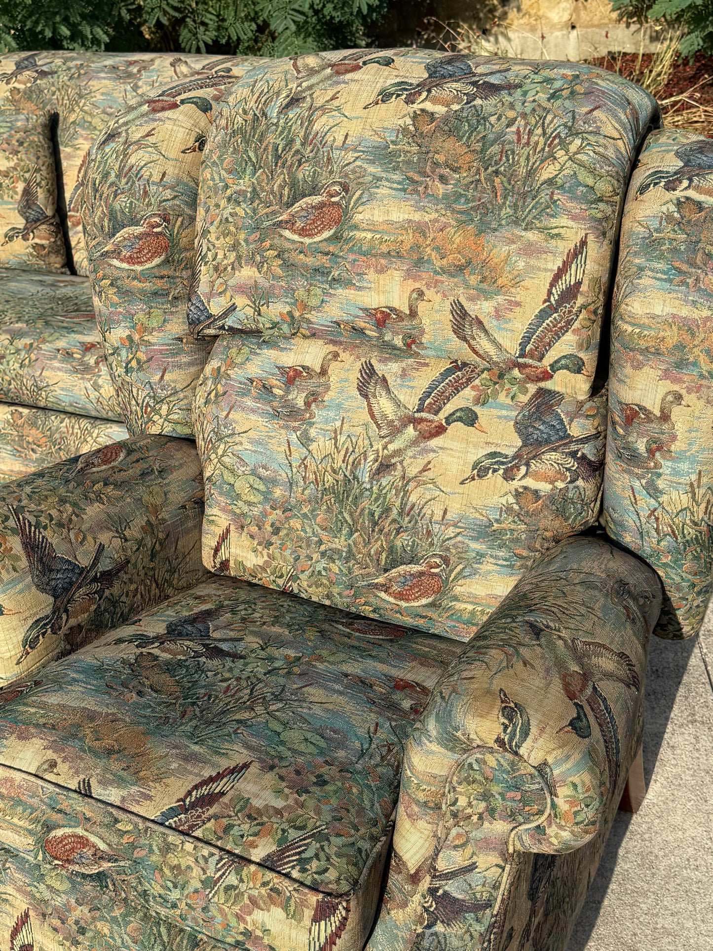 MUST PICKUP AT DELTA EXPO - Recliner Chair