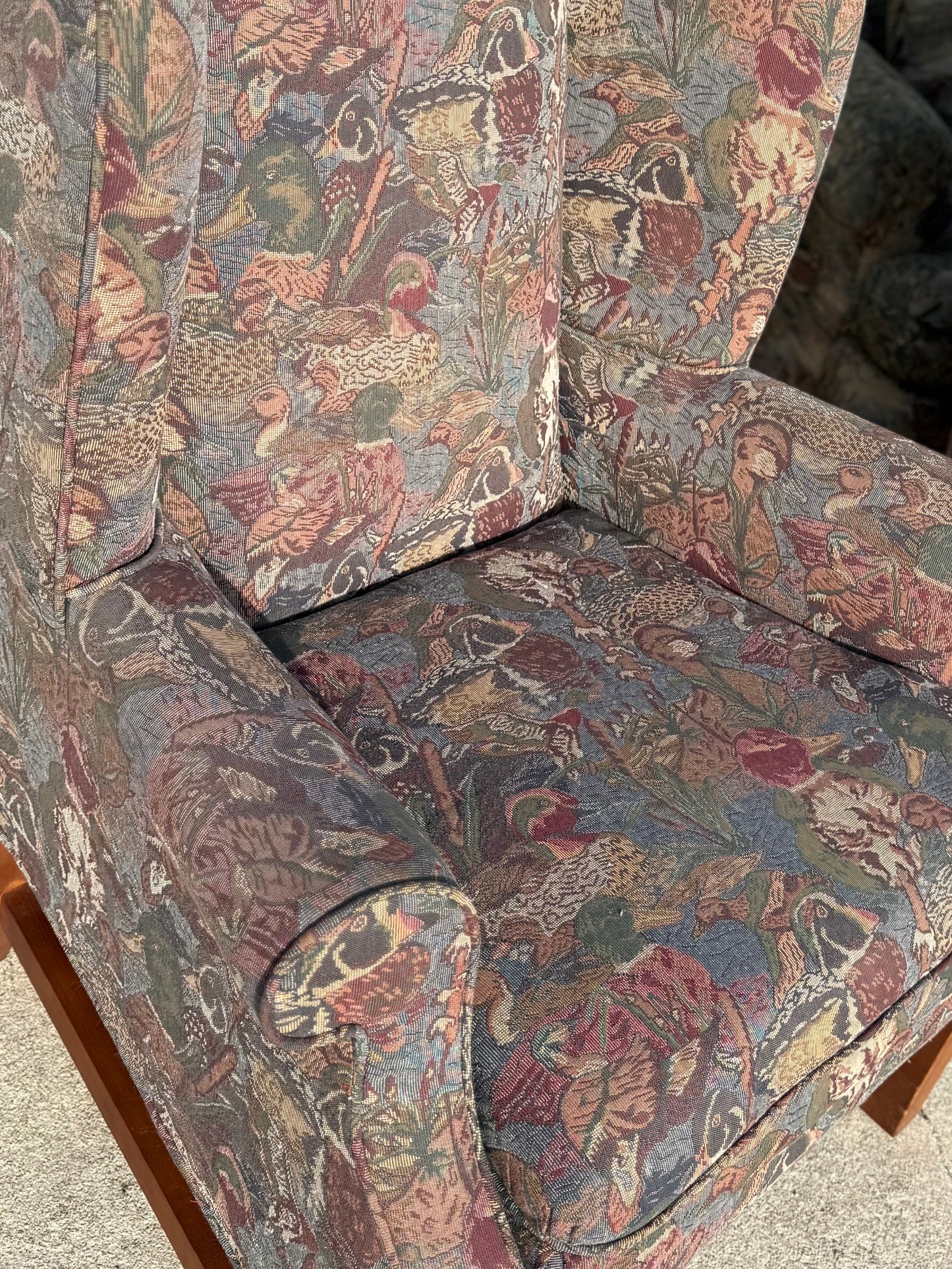 MUST PICKUP AT DELTA EXPO - High Back Chair